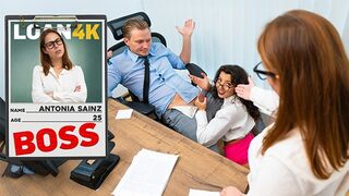 Chief Banki cieszy się jej uległym uwodzeniem ogromnie