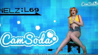 Jewelz Blu dziko masturbuje się w Misty Cosplay