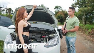 Hot Latino John Leela Moon pieprzy się z mechanikiem