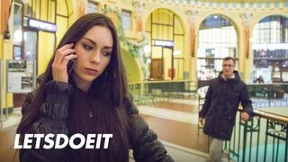 Arwen Gold ma napięty umysł pragnienie zagranicznych kogut przygoda