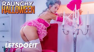Shrima Malati jest zamaskowanym dojrzałym kochankiem świętującym Halloween z twardym seksem