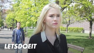 Seksowna polska blondynka Misha Cross ssie obce grube drzewo za granicą i jeździ dobrze