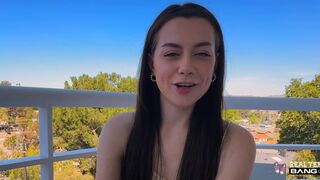 Cienki Selena Miłość skacze na grubym kutasie