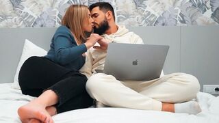 Idealny nastolatek uwodzi dziewicę na pierwszej randce - ma umysł
