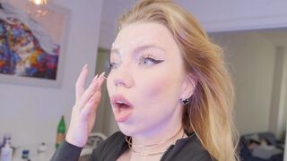 Moja mała cipka wzięła go trzy razy i spryskała mi fiuta na twarz
