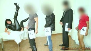 Impreza spermy! Nieograniczony seks z lateksową dziwką!