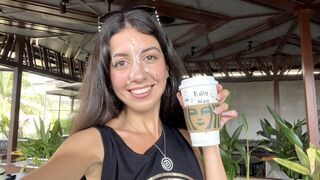 Nastolatek obciąganie w łazience Starbucks - spray Dick na jego twarzy po kawie z szlamem w środku