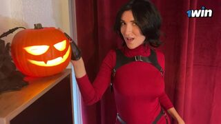 W noc Halloween, a Wong zapomniał założyć majtki i się przelecieć