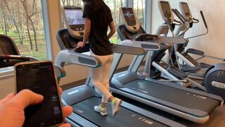 Publiczna masturbacja w pokoju ze sztucznym kutasem podczas fitness Część 3