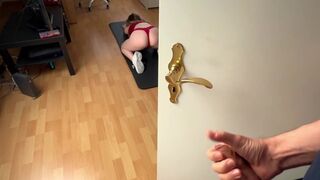 Sexy studentka nie może oprzeć się mojemu kutasowi