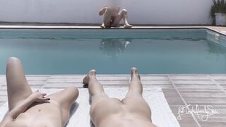 Flashing i rozlewanie do nieznajomego w kurorcie nudystów!