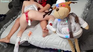 Nastolatek Amatorka pokazuje ci jak ona chce dziki trójkąt z fałszywym kutasem