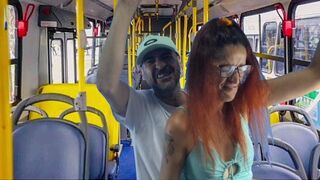 W autobusie pieprzą zagraniczną uczennicę!