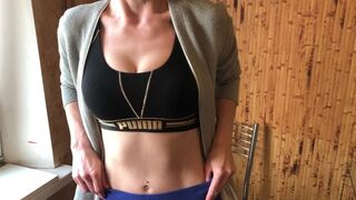 Brat Mostoha ssie mojego fiuta i pieprzy się, aż przyjdzie