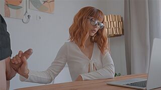 Wpada w ciasną, nastoletnią cipkę na spotkaniu zoom