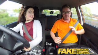 Fake Driving School - ciasna cipka nowej uczennicy zainicjowana