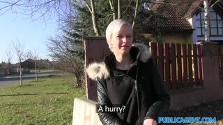 Agent publiczny - łysa cipa czeskiej dziewczyny