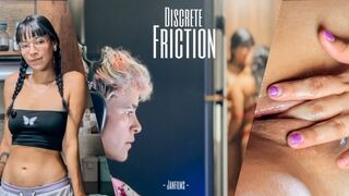 Asmr pyszne palce! Dziewczyny jedzą się nawzajem pocałunkami i ruchają się ze swoim zajętym sąsiadem