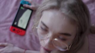 Siostra Mostohy chciała się bawić konsolą, ale ja ją zmoczyłem