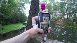 Blondynka nastolatek Kurwa w cosplay, twarz wytrysk balaklava