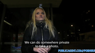 PublicAgent - Nieśmiała blondynka z kudłami