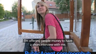 Katia podjechała na przystanek autobusowy