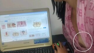 Macocha pomaga swojemu pasierbowi w nauce anatomii