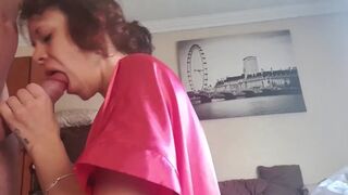 A curlyhailed milf ssie i bije mojego fiuta aż ja przyjść