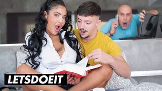 Wczesny angielski dziewczyna w anal jest profesjonalistą na LetsDoelt Channel