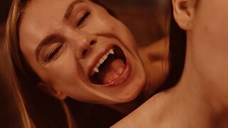 Blond Wampir Urale Nancy Ace Matty Mila na Kanale Wampirów - pasywna lesbijska scena z Red Bite