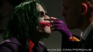 Nastoletnie blondynki Supergirl kocha dziki seks na Wicked Channel z Derrick Pierce i Johnny Sins