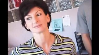 Sharon Mitchell ssie swojego kutasa jako żona i anal Mark Wood w stylu vintage