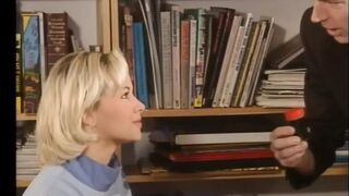 Napełnij ich dupy dużymi fiutami w vintage porno pełne filmy