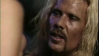 Retro porno z wielkim kutasem z Susaną Spears i Dallas D 'Amour w oryginalnej kolekcji HD
