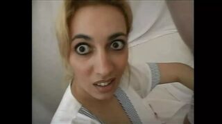 A hairy pussy lady ssie kutasa i bierze go głęboko w jej tyłek