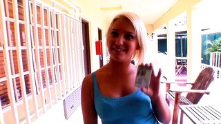 Mickenzie Moore ssie i jeździ grubym ogonem jak blondynka studentka