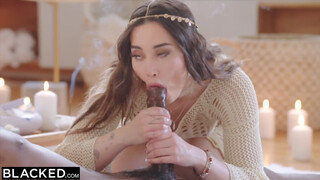 BLACKED - Aria Lee mierzy się z gigantycznym ogonem