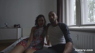 Miriam Prado szaleńczo cieszy się publicznie-przestrzeń Kurwa