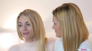 Blake Eden i Abby Cross 's ogniste lesbijskie lizanie
