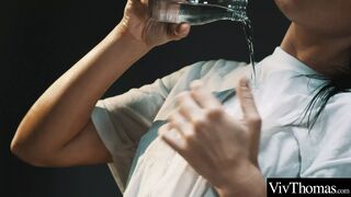 Piękne brązowe włosy smarowanie siebie gorąco i 69-